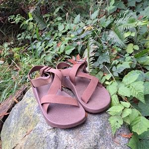 Chacos mens 7 womens 9